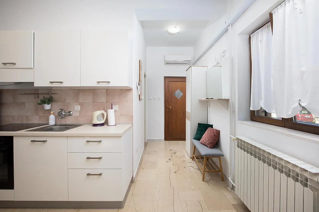 Apartments Dadic With Parking & Playground Medulin 0*,  Kroatien