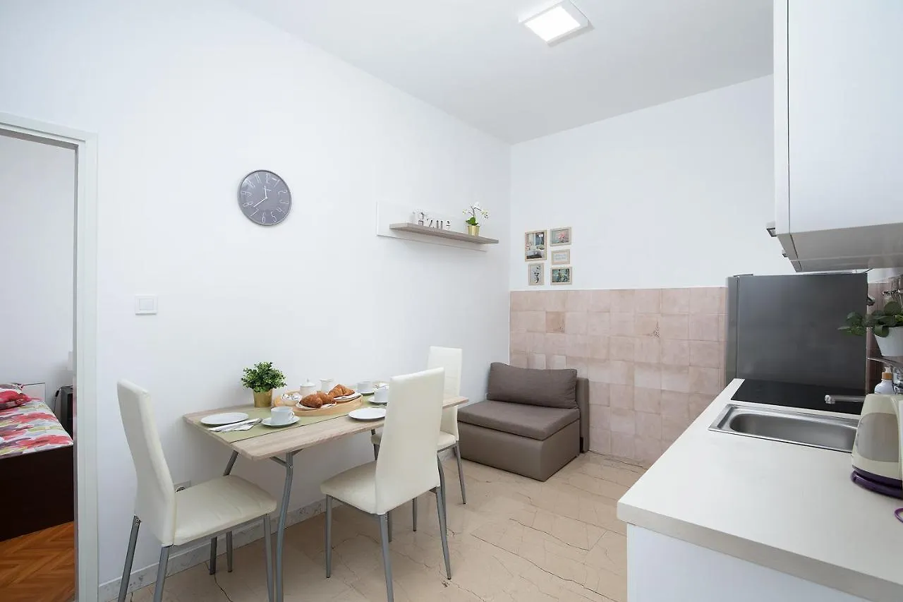 Apartments Dadic With Parking & Playground Medulin Horvátország