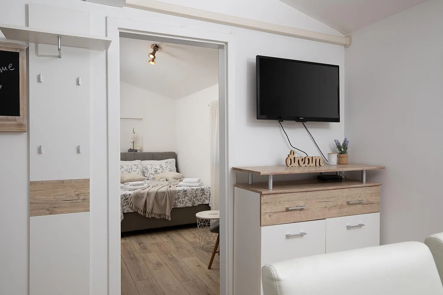 Apartments Dadic With Parking & Playground Medulin