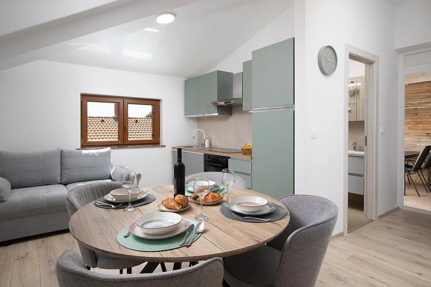 Apartments Dadic With Parking & Playground Medulin