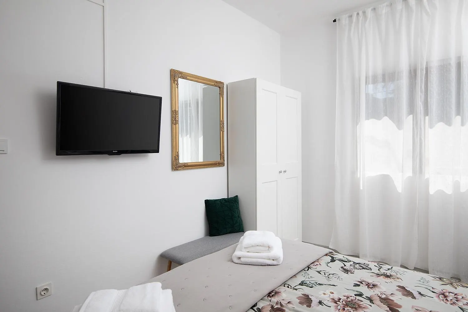 Apartments Dadic With Parking & Playground Medulin