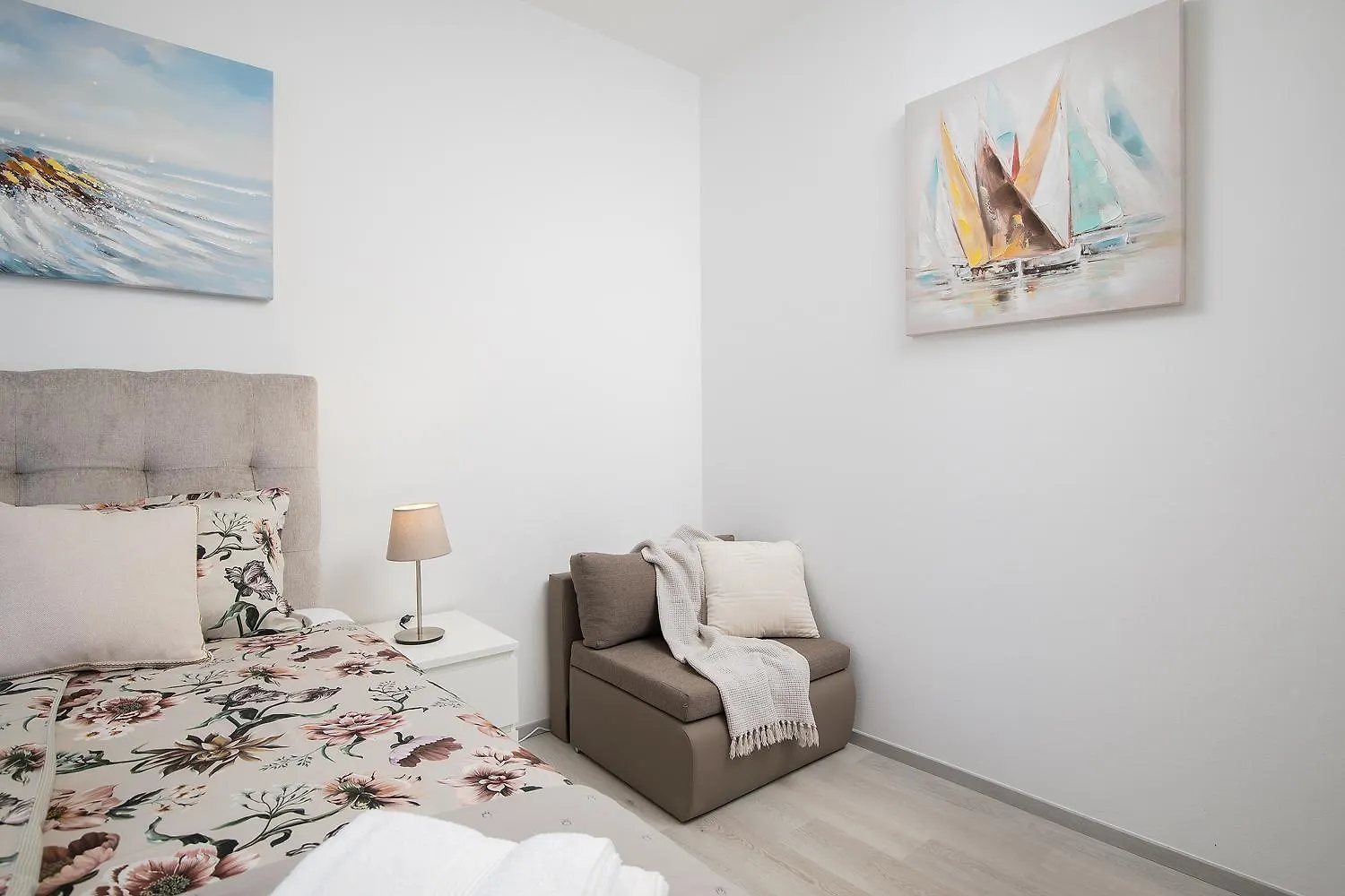 Apartments Dadic With Parking & Playground Medulin