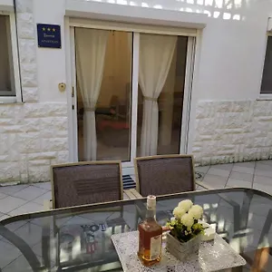 https://apartmani-perko.hotels-in-trogir.com