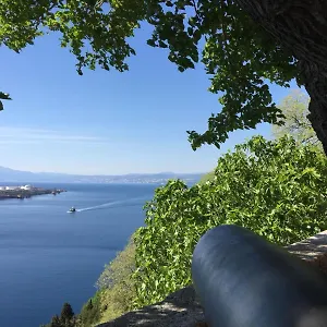 https://guest-house-suzana.primorje-gorskikotar.com
